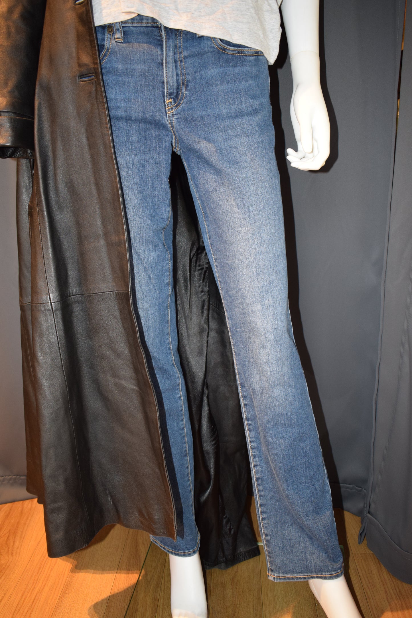 Real Leather Coat/ T-shirt/ Jeans