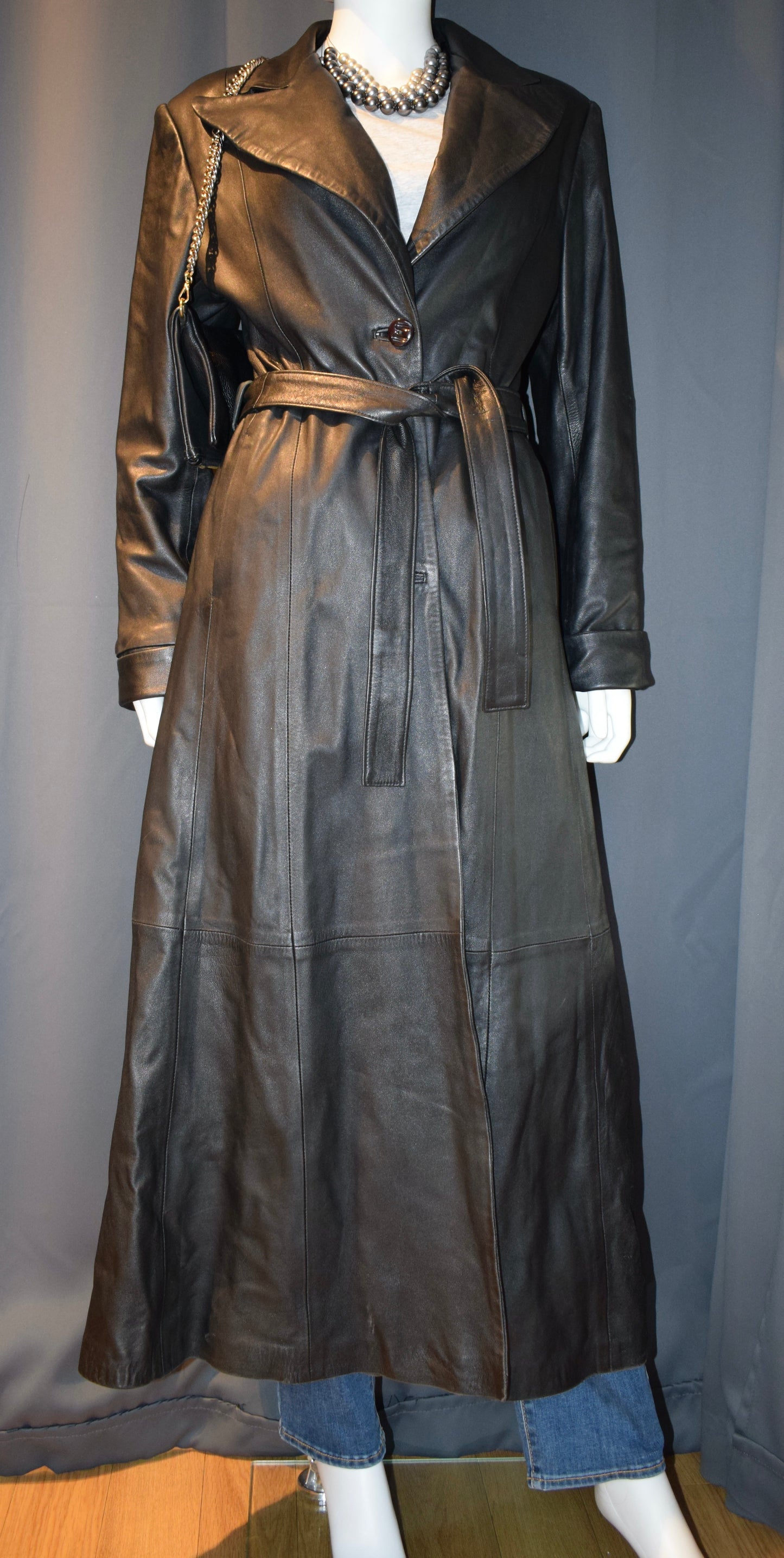 Real Leather Coat/ T-shirt/ Jeans