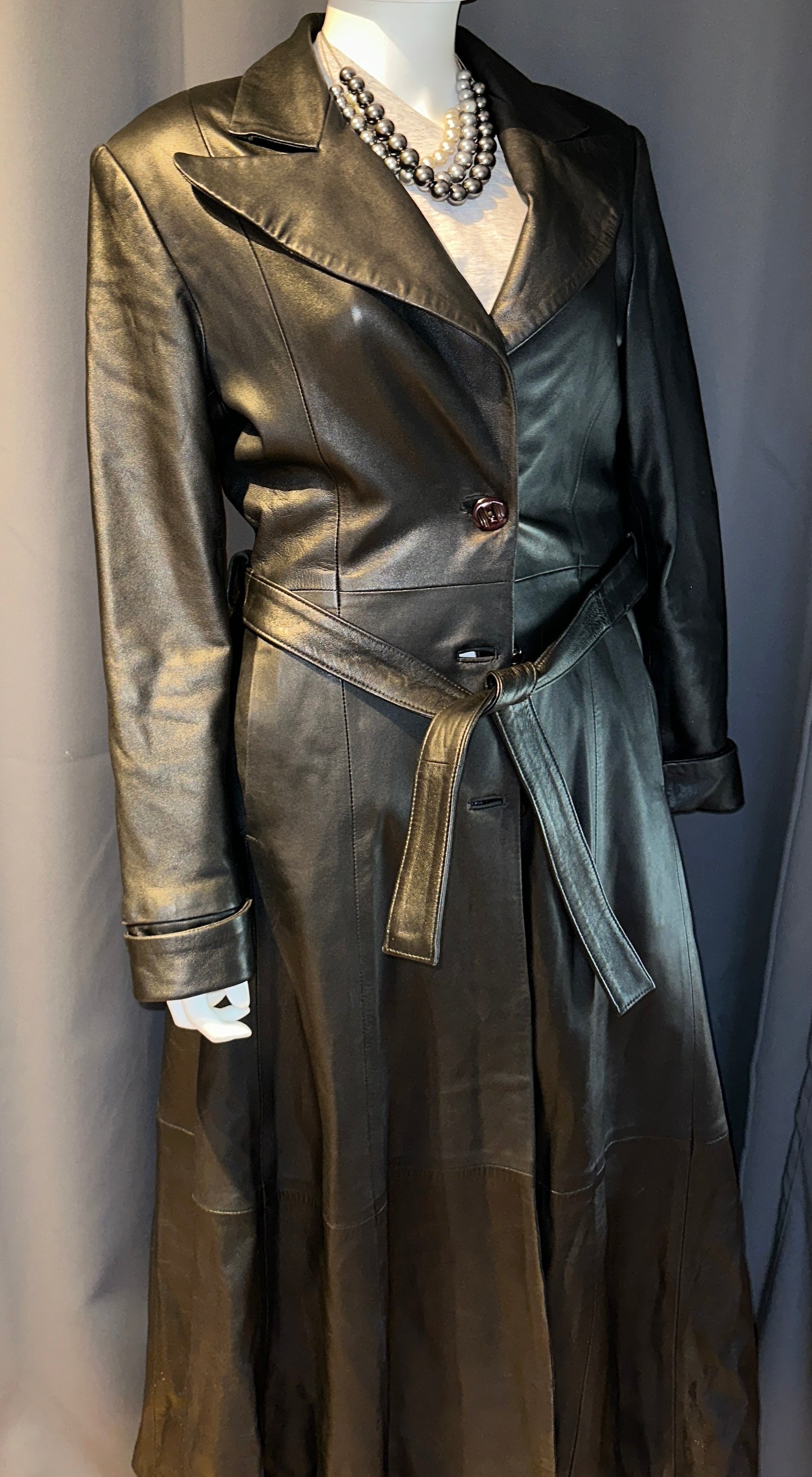 Real Leather Coat/ T-shirt/ Jeans